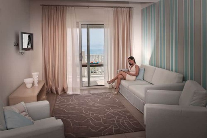 Room 52 of 125