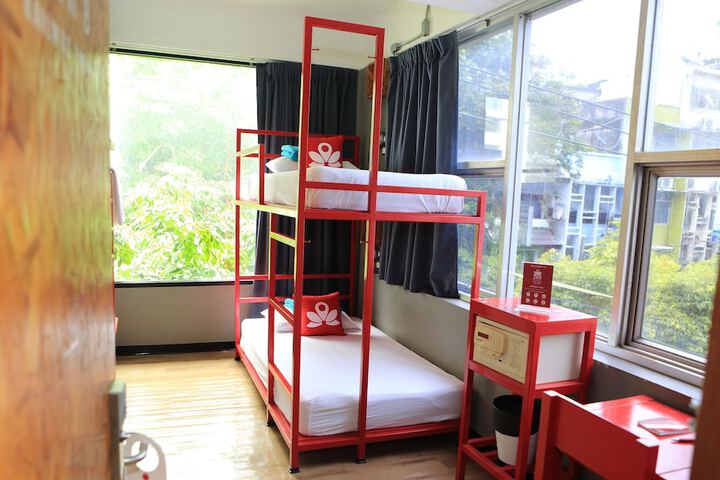 Room 34 of 37