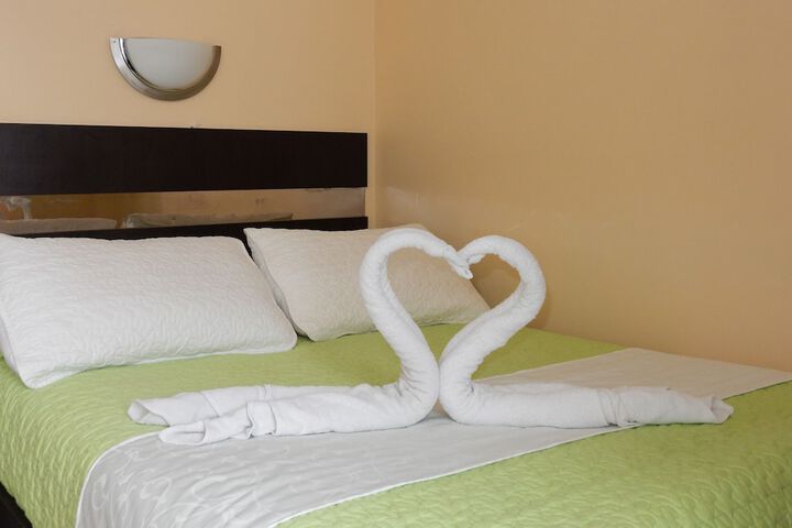 Room 4 of 27