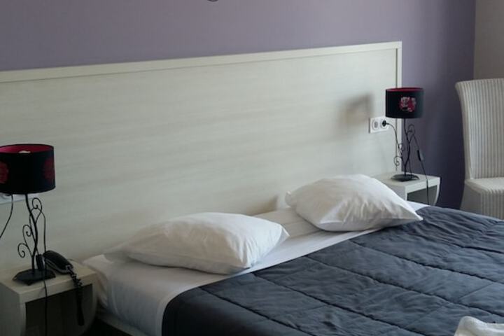 Room 4 of 60