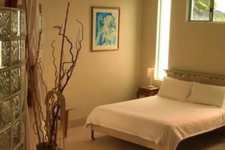 Room 4 of 10