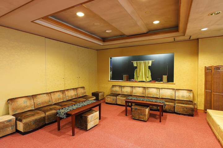 Room 30 of 52
