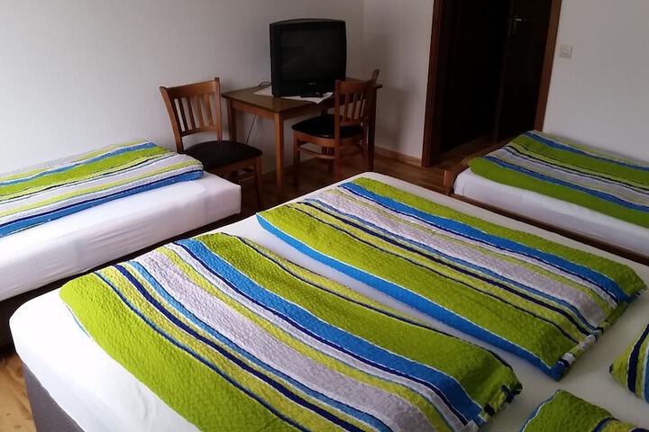 Room 15 of 32