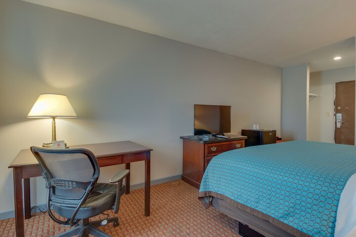 1 King Bed (9 of 9)