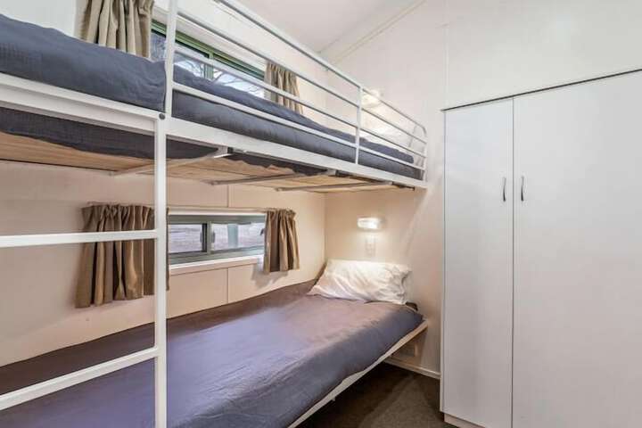 Room 21 of 157