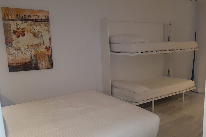 Room 27 of 81