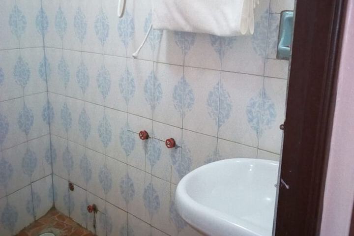 Room 13 of 25