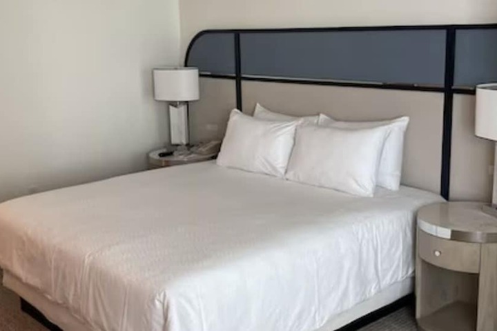 Room 14 of 86