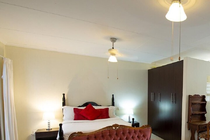 Room 28 of 47