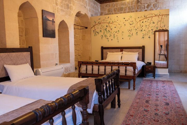 Room 14 of 63
