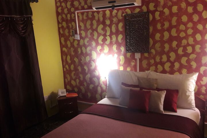 Room 22 of 33