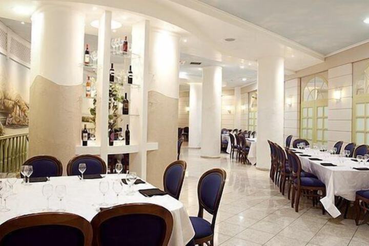 Dining 34 of 133