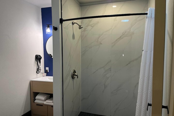 Room 6 of 7