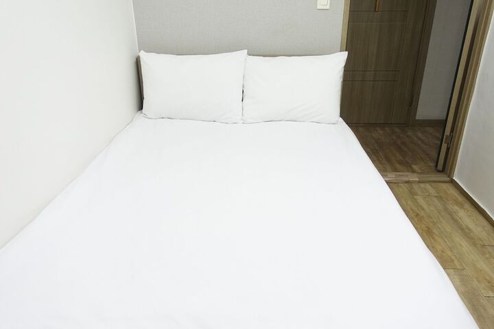 Room 8 of 29