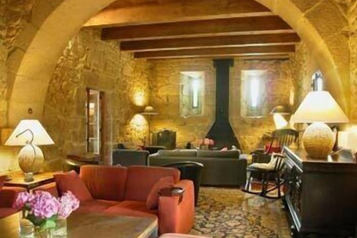 Hotel Interior 4 of 31