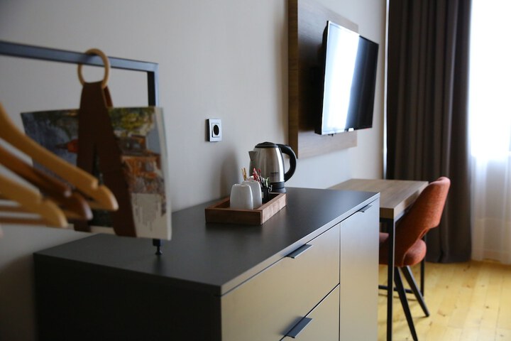 Room 16 of 72