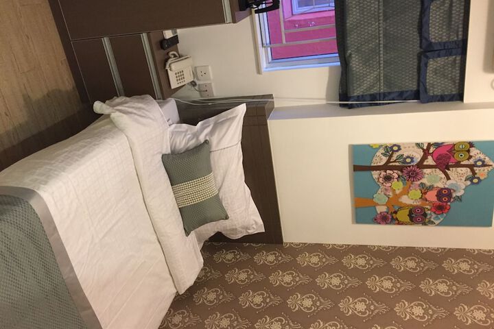Room 16 of 49