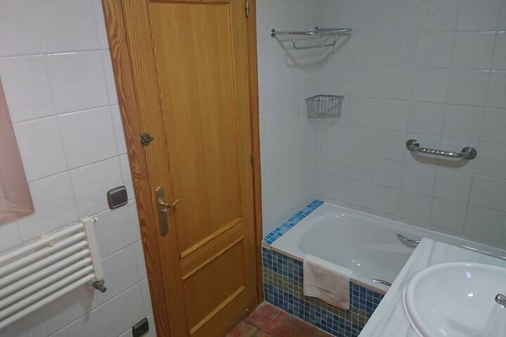 Room 42 of 138