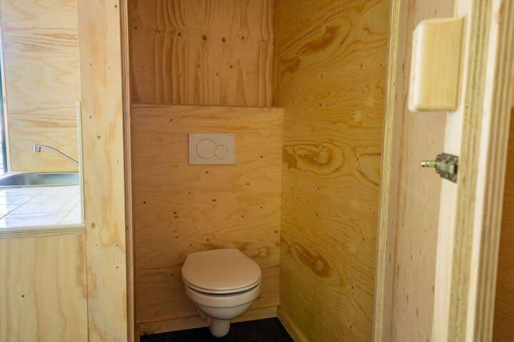 Room 4 of 40