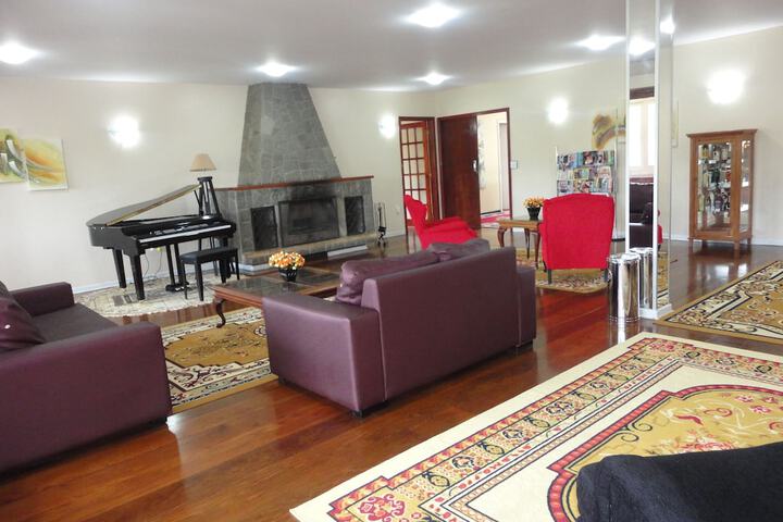 Guest Lobby