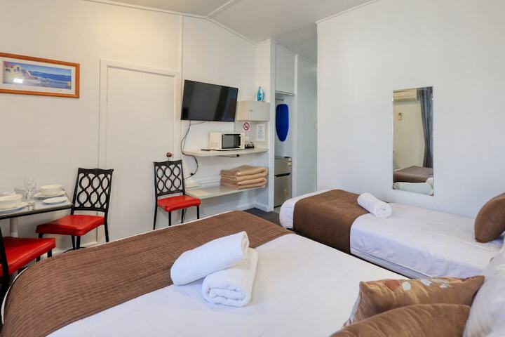 Room 15 of 29