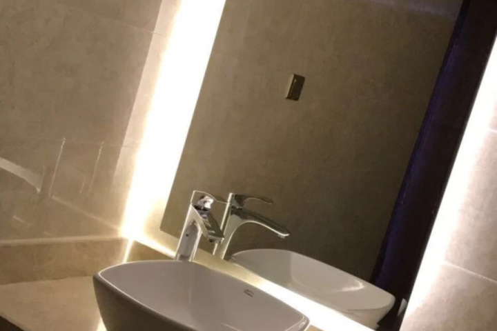 Room 7 of 14