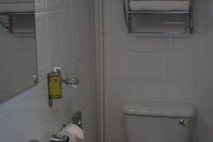 Room 33 of 45