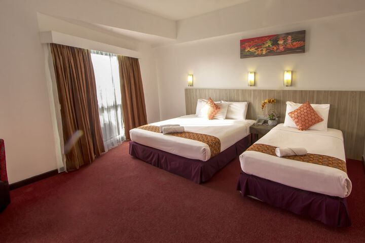Room 21 of 38