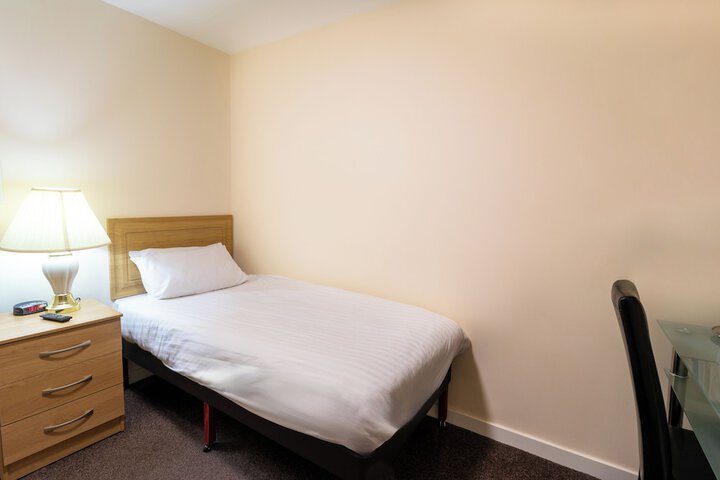 Room 15 of 80