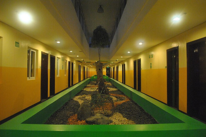 Ballroom/Hall 88 of 108