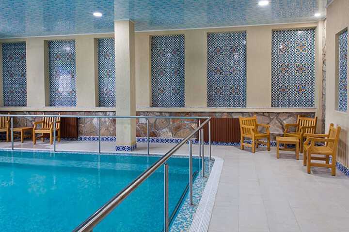 Hotel with Pool