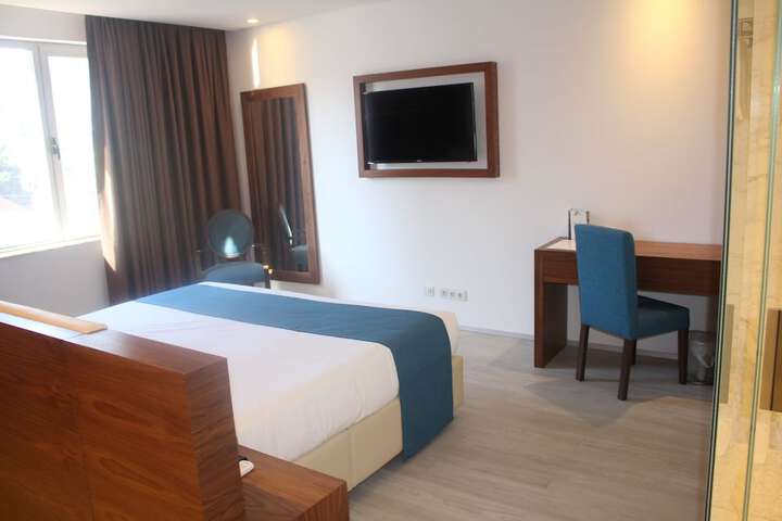Room 49 of 99