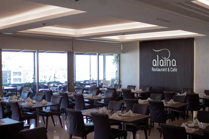 Dining 16 of 33