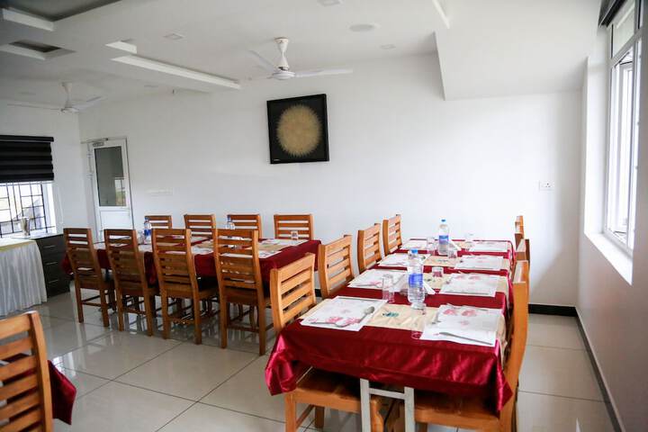 Dining 20 of 25