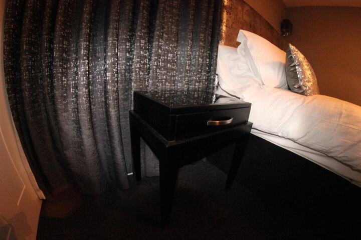 Room 14 of 32
