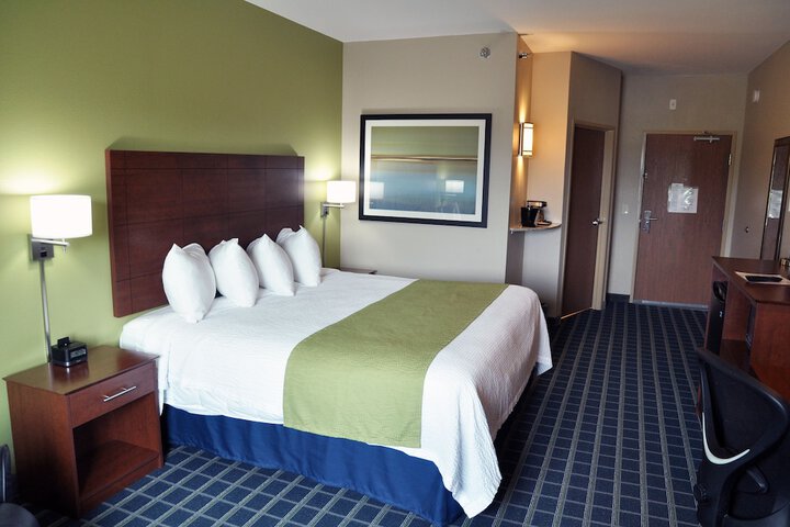 Executive King Bed (5 of 5)