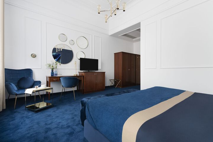 Room 9 of 55