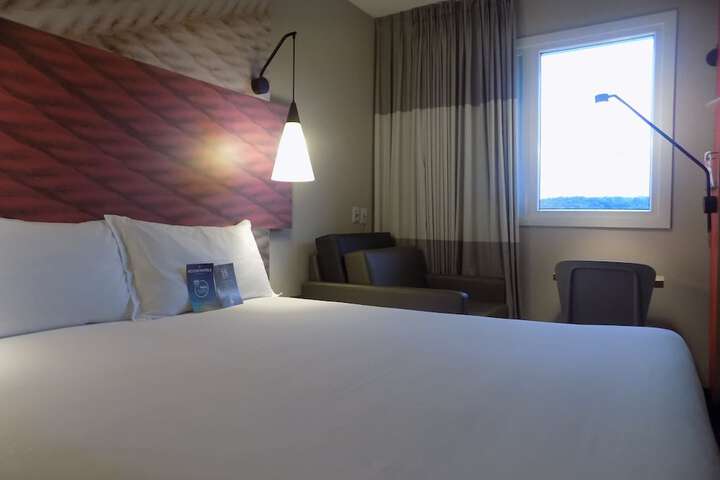 Room 6 of 31