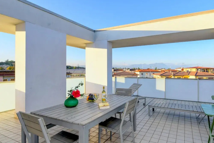 Terrace/Patio 7 of 23
