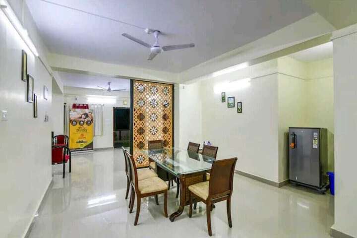 Room 7 of 11