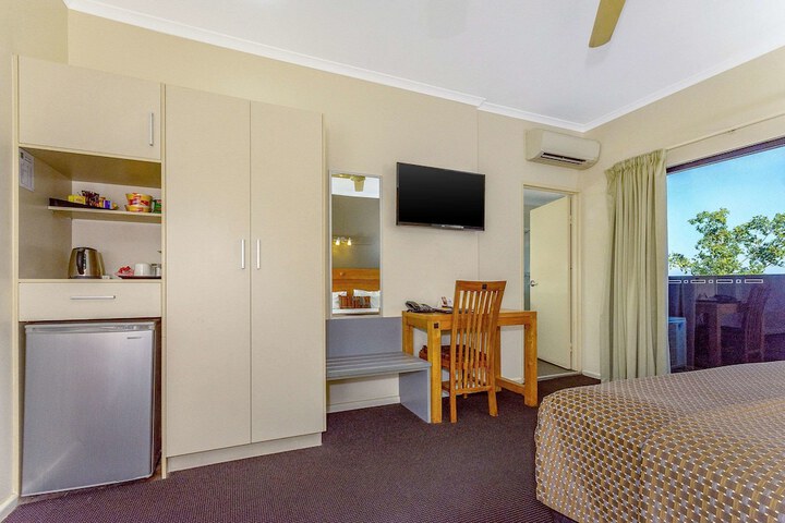 Room 9 of 34