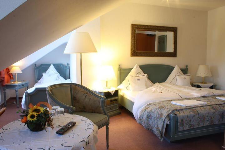 Room 4 of 20
