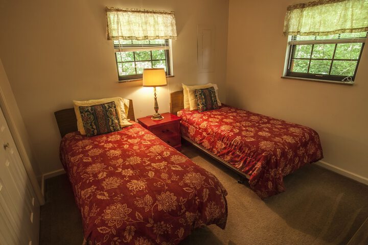 Room 4 of 137
