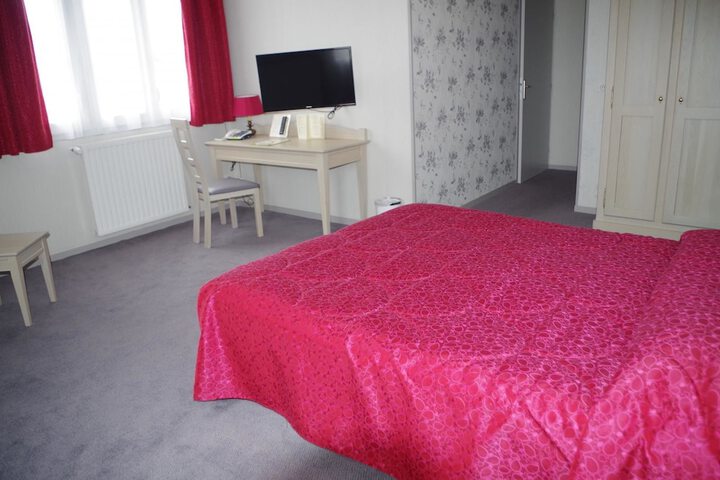 Room 2 of 24