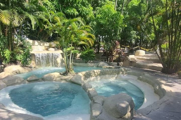 Pools & Facilities