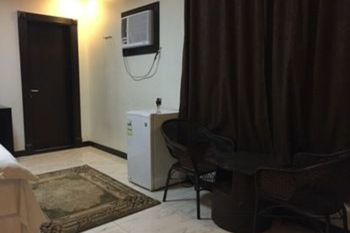 Room 18 of 29