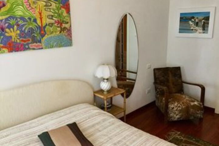 Room 10 of 26