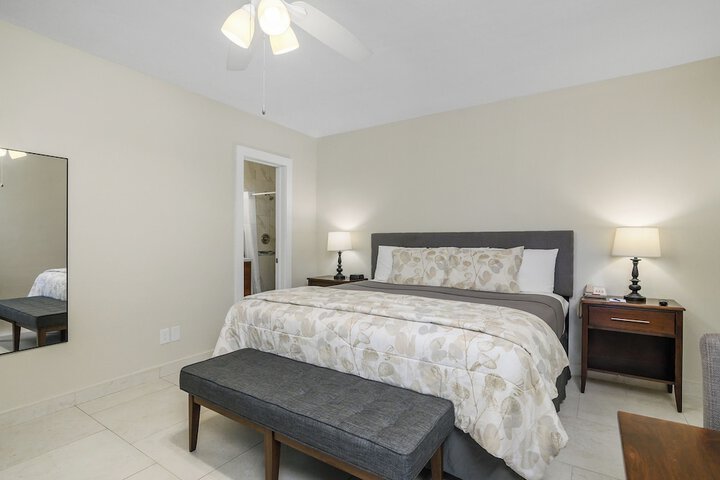 Standard | King Bed (1 of 16)