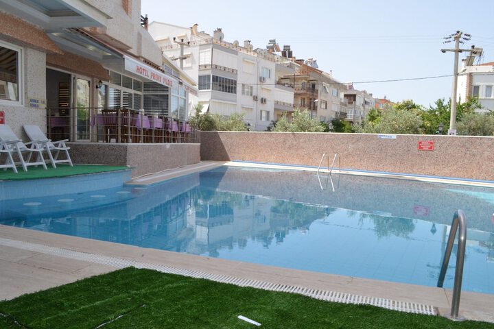 Pools & Facilities