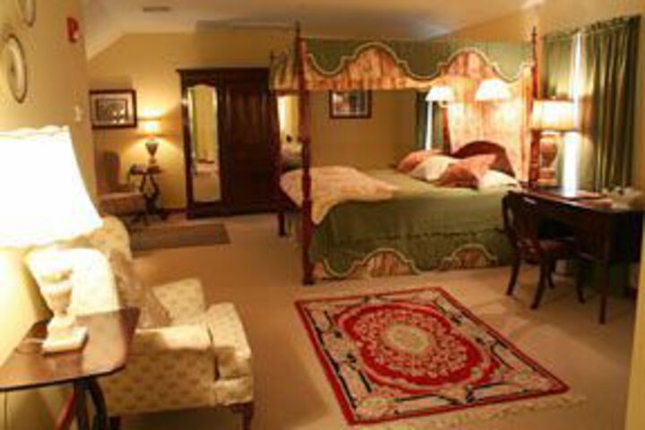 Room 10 of 18